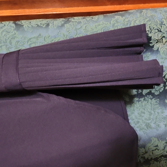 Catherine Malandrino Navy Ladies Blouse with Accordion Sleeves - Picture 2 of 5